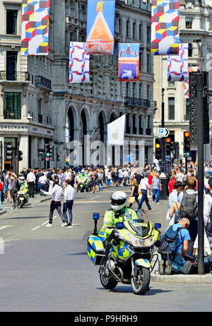 Polizia moto BMW R 1200 RT-P in Regent Street, Londra, Inghilterra, Regno Unito. Foto Stock