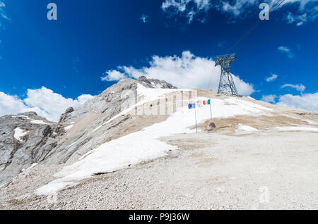 Marmolada, Dolomiti, Itay. Vista spettacolare sulla Punta Rocca e altri picchi nelle Dolomiti Foto Stock