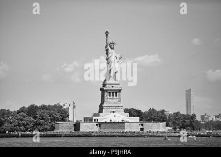 Immagine in bianco e nero della Statua della Libertà, New York, Stati Uniti d'America. Foto Stock