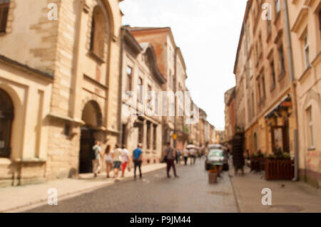 Vista di una vecchia strada europeo in una piccola città magica. Foto Stock