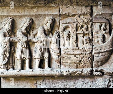Decorazione del fregio di un impost nel chiostro della Cattedrale di Girona, in rappresentanza di th… Foto Stock