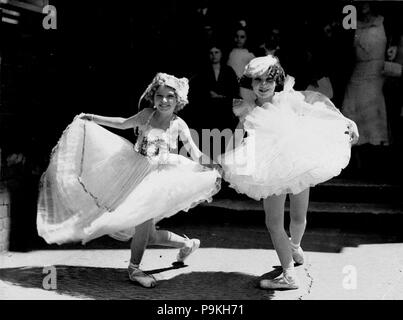 265 43186 SLNSW Joyce Smith di Undercliffe e Jacqueline Farrar classificati in punta dancing A R T Eisteddfod Foto Stock