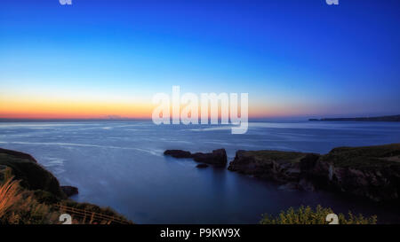 Una vista generale del tramonto a Port Isaac, North Cornwall, Regno Unito sabato 14 luglio 2018. (Credit: Mark Fletcher | MI News & Sport Ltd) ©MI News & Sp Foto Stock