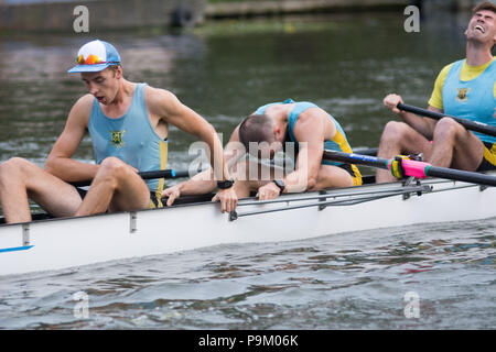 Cambridge, Regno Unito. 18 Luglio, 2018. La città di Cambridge urti si svolgono in 4 serate , con equipaggi che prenderanno parte a questo evento annuale sul fiume cam. Credito: Kevin Hodgson/Alamy Live News Foto Stock