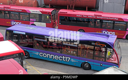 Warringtons proprio autobus, deposito principale, collegare17 bus, Wilderspool Causeway, Cheshire, North West England, Regno Unito Foto Stock