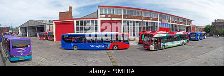 Warringtons proprio autobus, deposito principale panorama, Wilderspool Causeway, Cheshire, North West England, Regno Unito Foto Stock