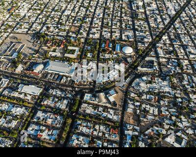 Vista aérea de la colonia Modelo de Hermosillo foto: (NortePhoto / LuisGutierrez) ... Parole chiave: dji, aérea, djimavic, mavicair, foto aerea, la fotografia aerea, Paisaje urbano, fotografia aérea, foto aérea, urbanístico urbano, urban, plano, arquitectura, arquitectura, diseño, diseño arquitectónico, arquitectónico, urbe, ciudad, capitale, luz de dia, dia urbe, ciudad, Hermosillo, paesaggio urbano, paesaggio urbano Foto Stock