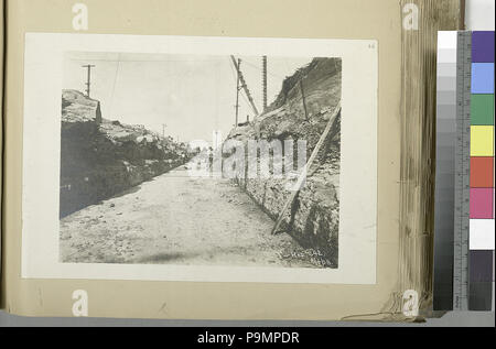 160 Ashokan serbatoio. Scavo completato e pavimento in cemento posto per condotto in muratura per deviare il flusso del castoro uccidere. Contratto 3. Il 4 agosto 1908 (NYPL b13814376-435349) Foto Stock