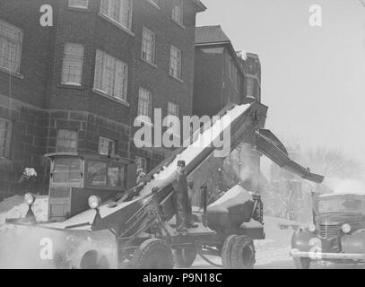 299 neve. La rimozione di neve - Westmount BAnQ P48S1P11066 Foto Stock