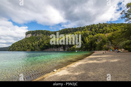 Bahia Mansa Bay a Nahuel Huapi Lake - Villa La Angostura, Patagonia, Argentina Foto Stock