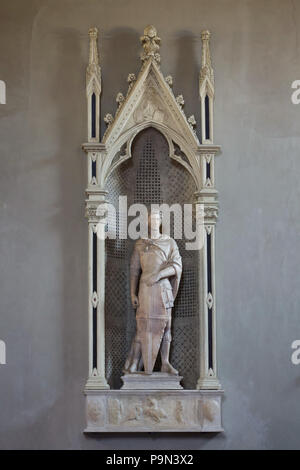 Statua in marmo di San Giorgio dal Rinascimento italiano scultore Donatello (1416-1417) sul display al Museo Nazionale del Bargello (Museo Nazionale del Bargello di Firenze, Toscana, Italia. Foto Stock