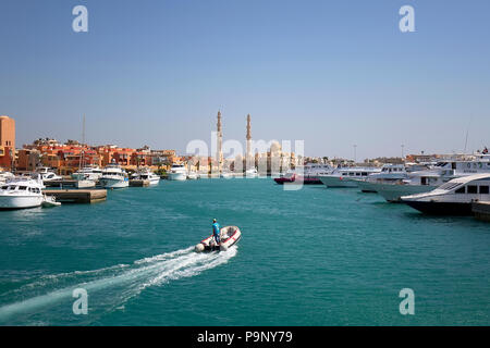 Ingresso del porto di Hurghada in Egitto Foto Stock