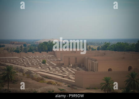 Panorama di parzialmente restaurato Babilonia rovine Al Hillah, Iraq Foto Stock