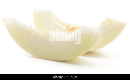 Due melone Piel de Sapo, melata) strati isolati su sfondo bianco Foto Stock