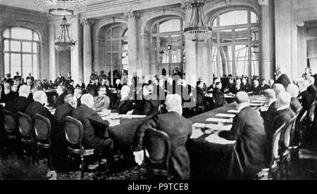 335 Collier's 1921 Guerra Mondiale - alleati" termini annunciati presso il Trianon Palace Foto Stock