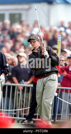 SOUTHPORT, INGHILTERRA 16-19 luglio 1998. Golfista inglese Justin Rose (sul primo tee) nel 1998 British Open di Golf Championships. Come un dilettante ROSE legato per la quarta posizione a 127Open Championship tenutosi presso il Royal Birkdale Golf Club di Southport, Inghilterra. Dopo 20 anni, egli è preferito per prendere il 2018 aperta a Carnoustie Championship Course in Scozia. ©Jayne Russell/ Alamy Stock Photo Foto Stock