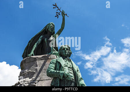 Lubiana, Piazza Prešeren: Monumento Prešeren, fine storicistico statua in bronzo della nazionale slovena poeta France Prešeren (1800-1849) da Ivan Zajec Foto Stock