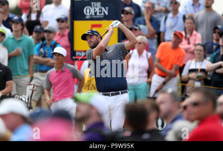 Australia Marc Leishman tees off 5 durante il primo giorno del Campionato Open 2018 a Carnoustie Golf Links, Angus. Foto Stock