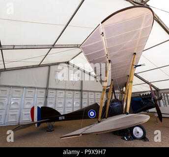 Vista laterale di un Royal Aircraft Factory B.E.2,sul display alla sfilata delle Guardie a Cavallo, come parte del RAF100 le celebrazioni del Centenario Foto Stock