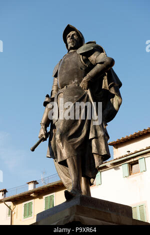 Greve in Chianti, Toscana, Italia. Giugno 2018 la statua di Giovanni da Verrazzano. In piazza vi è anche un monumento al navigatore Giovanni da Verrazzano, chi era Foto Stock