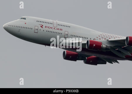 Il Boeing 747-400 civile aereo a getto della Rossiya Airlines decolla dall'aeroporto Vnukovo, Mosca, Russia Foto Stock