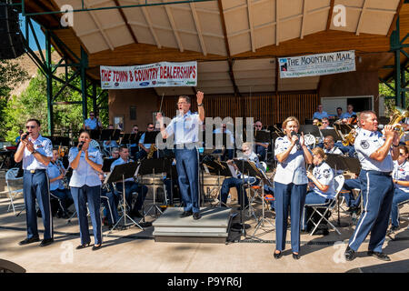 United States Air Force Brass Band suona un quarto di Luglio Concerto nella Riverside Park band stand, Salida, Colorado, STATI UNITI D'AMERICA Foto Stock