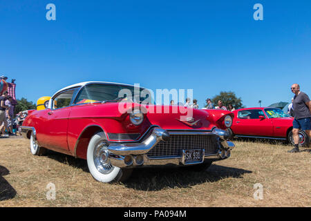 1957 Cadillac Coupe de Ville a Tatton Park classici americani car show Foto Stock