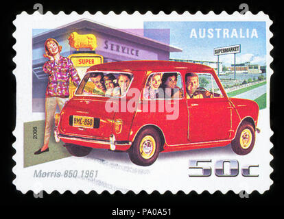 AUSTRALIA - circa 2006: un timbro stampato in Australia mostra Morris 850, 1961, circa 2006 Foto Stock