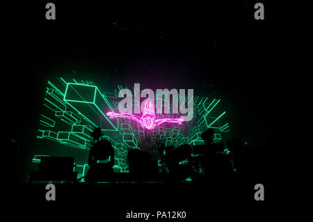 Roma, Italia. 19 Luglio, 2018. Il chemical brothers in concerto al rock in Roma. Nella foto il chemical brothers Credit: Indipendente Agenzia fotografica/Alamy Live News Foto Stock