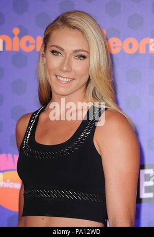 Santa Monica, CA. 19 Luglio, 2018. Mikaela Shiffrin presso gli arrivi per Nickelodeon's Kids' scelta Sport 2018, Barker Hangar, Santa Monica, CA, 19 luglio 2018. Credito: Elizabeth Goodenough/Everett raccolta/Alamy Live News Foto Stock