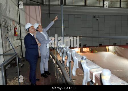 Malaga, Spagna. 19 Luglio, 2018. Antonio Banderas con Caixabank nel suo Soho progetto teatro in Málaga Málaga, Spagna Credito: CORDON PREMERE/Alamy Live News Foto Stock