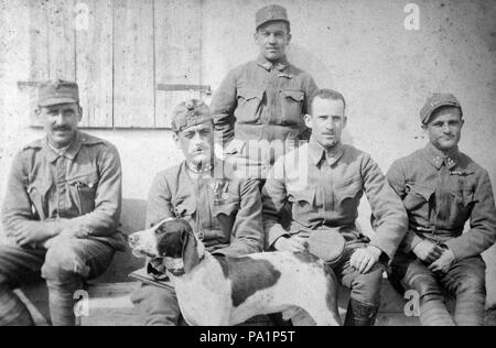 653 Prima Guerra Mondiale, tableau, cane, uomini, uniforme, cantiere Fortepan 12623 Foto Stock