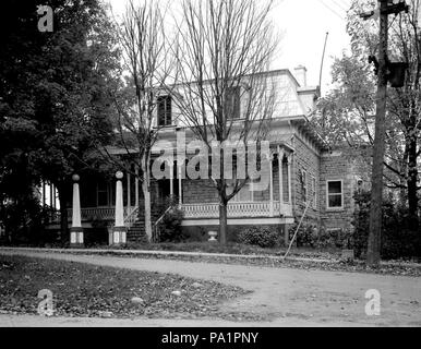 206 Presbytère de la paroisse Saint-André-Avellin BAnQ P174S4P382 Foto Stock