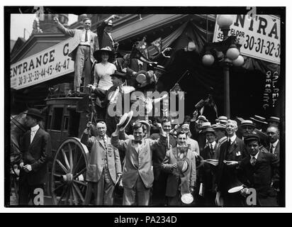 267 California i delegati a fare il tifo per la diligenza al 1912 Convention Nazionale Repubblicana tenutasi presso il Colosseo di Chicago, Chicago, Illinois, Giugno 18-22, 1912 Foto Stock