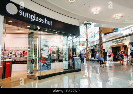 Orlando Florida,The Mall at Millenia,shopping shopper shopping shopper negozi mercati di mercato di vendita di acquisto, negozi al dettaglio business busin Foto Stock