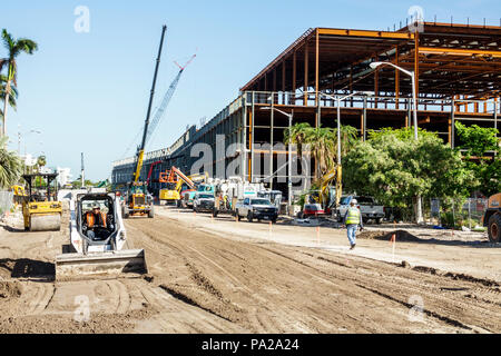 Miami Beach Florida, centro convegni, in costruzione di nuovi cantieri edili, ampliamento ristrutturazione, costruzione di strutture metalliche, attrezzature pesanti Foto Stock