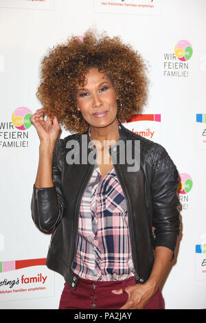 Gli ospiti presso la famiglia Ernstings fashion show per autuum/inverno 2018 dotate di: Marie Amiere dove: Amburgo, Germania Quando: 18 giu 2018 Credit: Becher/WENN.com Foto Stock