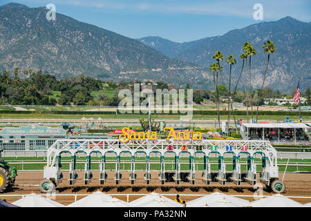 Los Angeles, APR 8: le corse di cavalli in Santa Anita Park il Apr 8, 2018 a Los Angeles in California Foto Stock