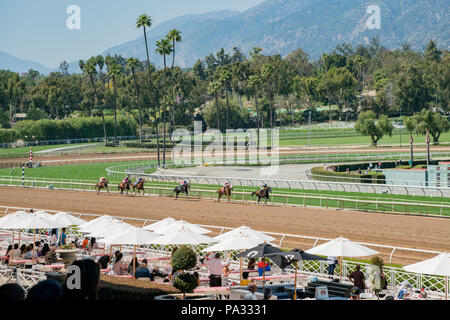 Los Angeles, APR 8: le corse di cavalli in Santa Anita Park il Apr 8, 2018 a Los Angeles in California Foto Stock