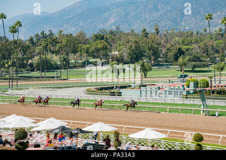 Los Angeles, APR 8: le corse di cavalli in Santa Anita Park il Apr 8, 2018 a Los Angeles in California Foto Stock