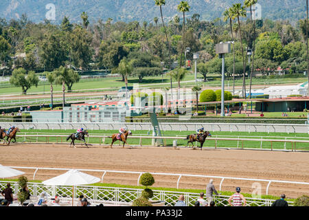 Los Angeles, APR 8: le corse di cavalli in Santa Anita Park il Apr 8, 2018 a Los Angeles in California Foto Stock