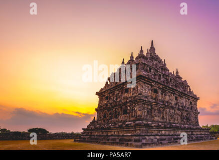 Il Candi Plaosan, noto anche come "Plaosan complessa", è uno dei templi buddisti si trova nel villaggio di Bugisan, Prambanan distretto, Klaten Regency, Cen Foto Stock