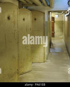 Il Nazionalsocialismo Centro di documentazione. Il Museo Memoriale della prigione della Gestapo in EL-DE Casa. Fondata nel 1979. Fu la sede centrale della polizia segreta dello Stato (Gestapo) tra 1935 e 1945. Dettaglio della prigione il seminterrato. Colonia. Germania. Foto Stock