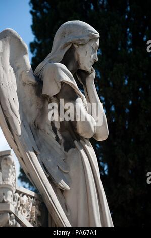 Josep Llimona (scultore), Frederic Aymamí faura (architetto) / 'Pantheon Alomar Estrany" (dettaglio), 1893, set funerario, il Cimitero di Montjuic. Foto Stock