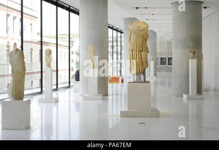 Museo dell'Acropoli. Vista di una delle sue camere. Atene. La Grecia. Foto Stock