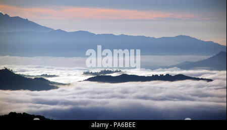 Misty Valle Central Sabah Borneo malese federazione Foto Stock