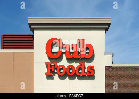 BLOOMINGTON, MN/STATI UNITI D'America - 5 agosto 2015: Cub Foods store esterno. Foto Stock