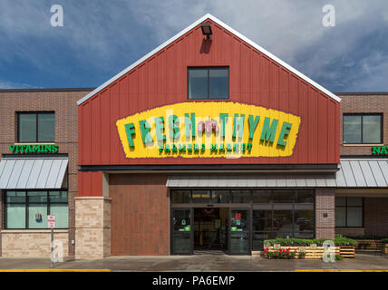 BLOOMINGTON, MN/STATI UNITI D'America - 25 Maggio 2016: di timo fresco Farmers Market esterno e logo. Di timo fresco è una catena di negozi di generi alimentari negli Stati Uniti. Foto Stock