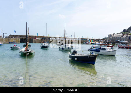 Mousehole Cornwll, REGNO UNITO Foto Stock