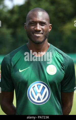 Wolfsburg, Deutschland. Il 20 luglio, 2018. firo: 20.07.2018, calcio, 1.Bundesliga, stagione 2018/2019, VfL Wolfsburg, photo shoot, Ritratto, Ritratto, Josuha Guilavogui, | Utilizzo di credito in tutto il mondo: dpa/Alamy Live News Foto Stock